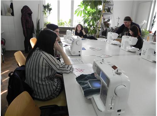 Universitatea de Arte si Design Cluj - expozitie de noi masini de cusut si brodat marca BROTHER