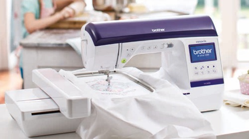 Masina de cusut si brodat Brother NV2600